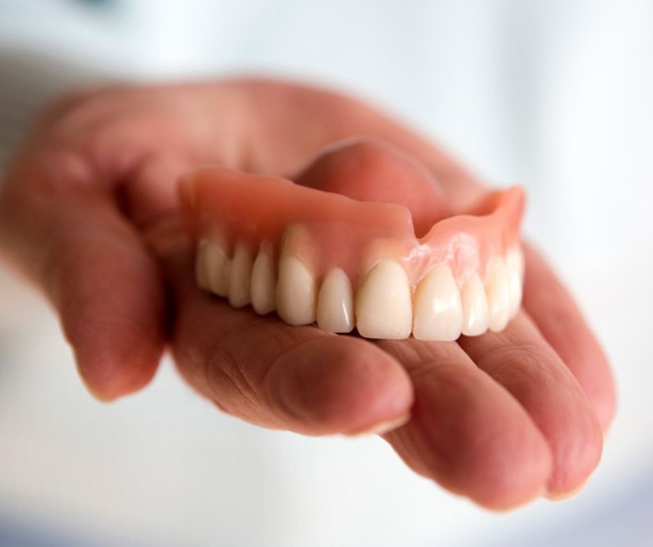 Sobredentadura sobre Implantes en Alcantarilla | Clínica Dental Dra. Ana Belén Martínez